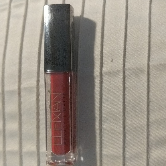 NWT Lip Color - Picture 1 of 2